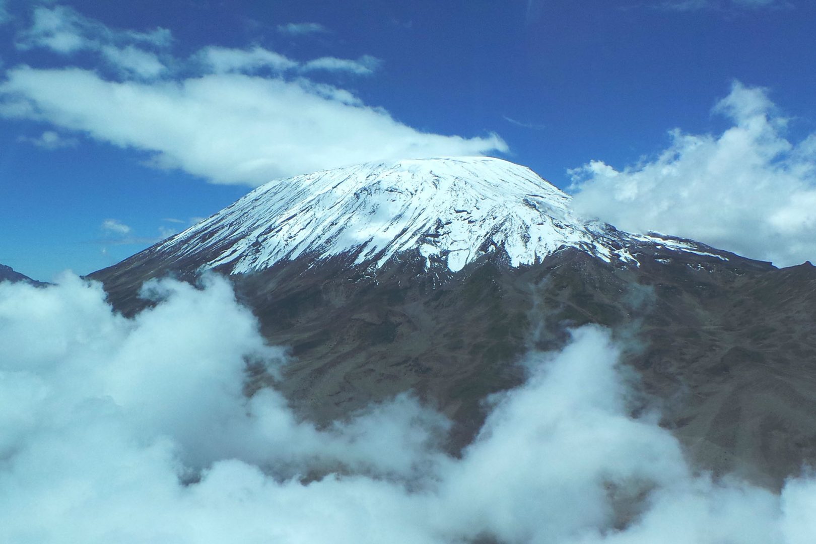 Scenic Flight: A convenient alternative to trekking Mt. Kilimanjaro ...