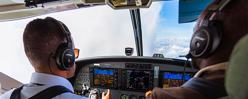 overcome the fear of flying by learning how pilots are trained