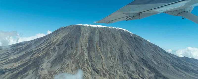 overcome fear of flying by taking kilimanjaro scenic flight